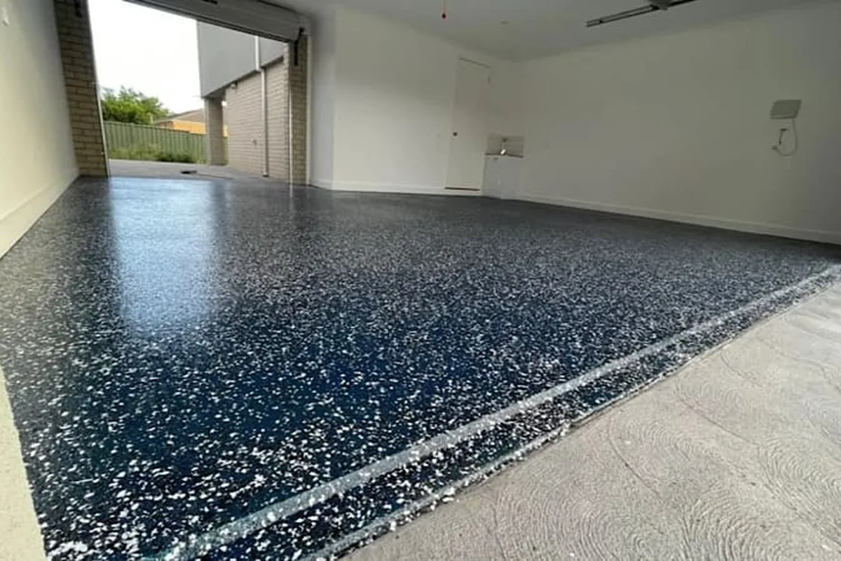 Decorative flake epoxy finish in a residential garage